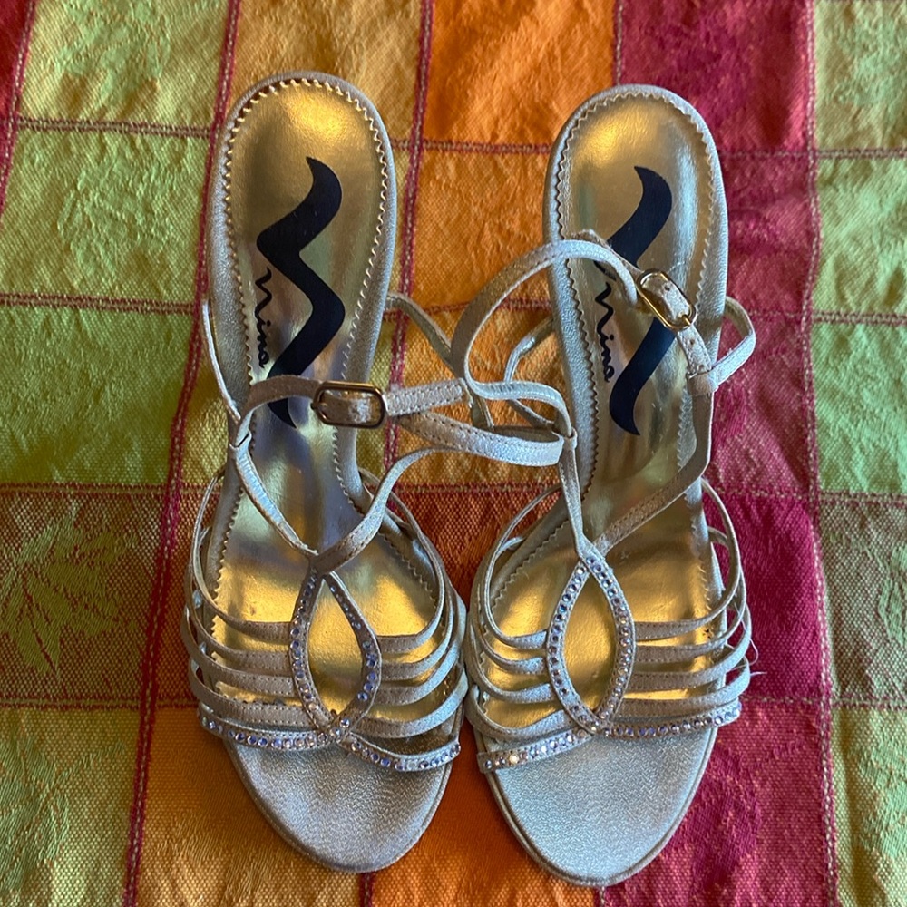 Nina size 8M high heels.  4”inch heel Color: gold/rhinestone